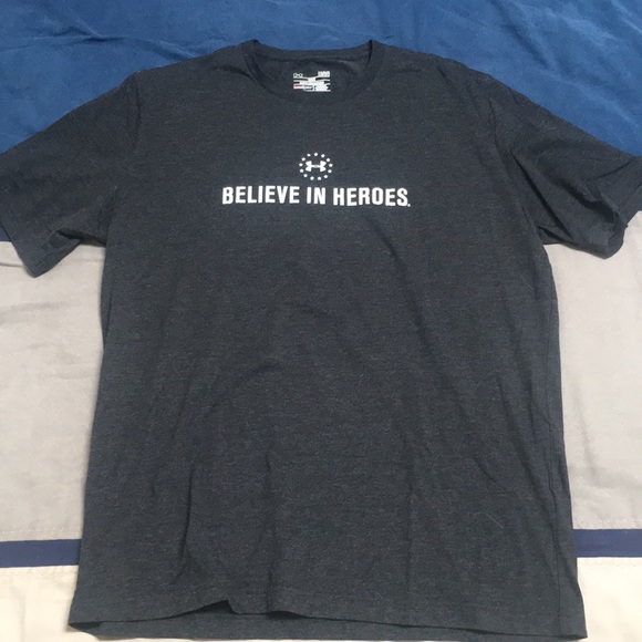 Under Armour Other - Under Armour athletic tee (Large)